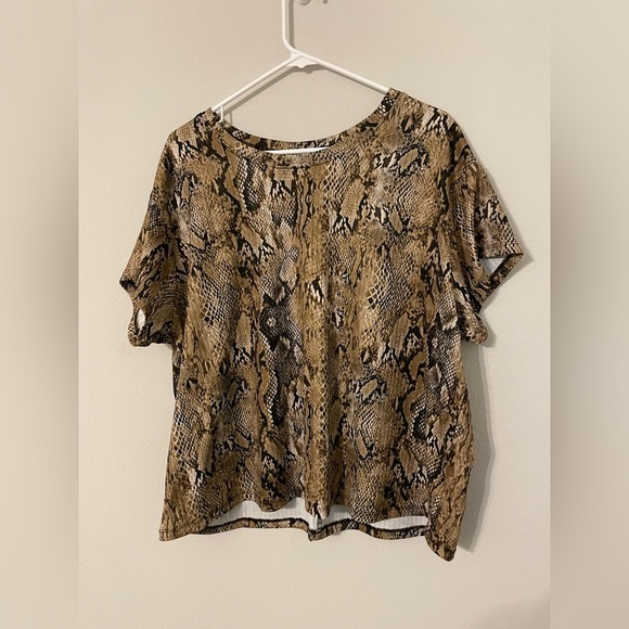 Women’s‎ Torrid Snakeskin Animal Print Ribbed Top Size 2X - Picture 1 of 9